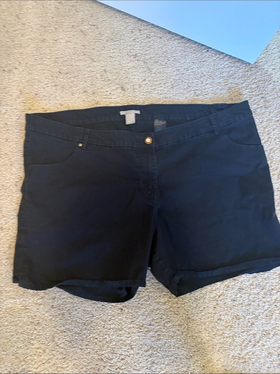 H&M Pants - H&M Black Women's Tailored Bermuda Shorts